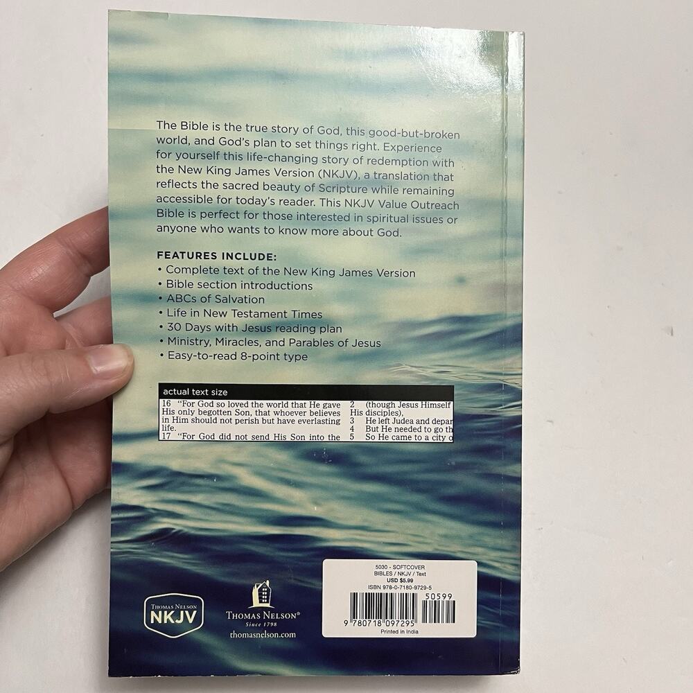 NKJV New King James Version Bible Paperback Thomas Nelson - Picture 7 of 9